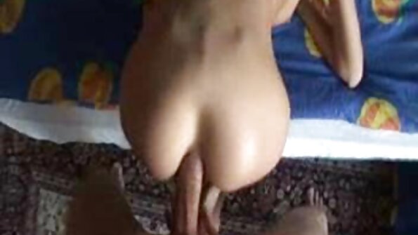 Сочната латина Канела Кожата се удира за време на масажа